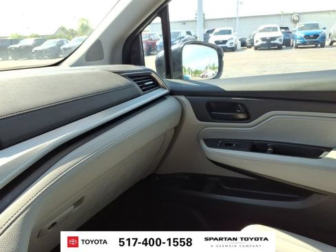 Used 2023 Honda Odyssey EX-L image 21