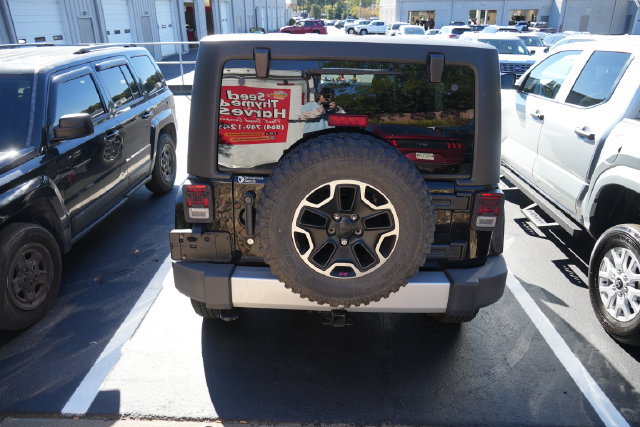 Used 2014 Jeep Wrangler Unlimited Sahara w/ Dual Top Group AWD/4WD image 17