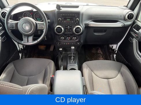 Used 2017 Jeep Wrangler Unlimited Sahara w/ Connectivity Group AWD/4WD image 11