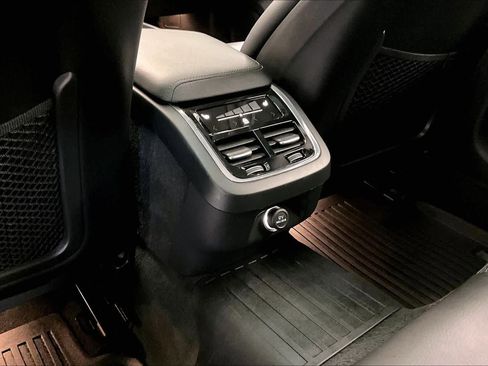 Used 2020 Volvo V60 T5 Cross Country w/ Cross Country Pro Package image 39