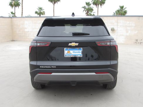 Used 2025 Chevrolet Equinox LT AWD/4WD image 7
