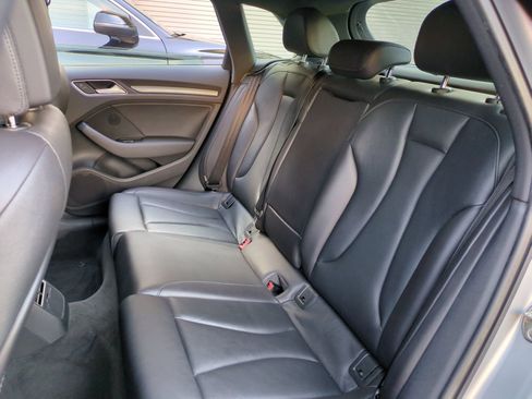 Used 2016 Audi A3 e-tron Premium Plus w/ Premium Plus Package FWD image 31