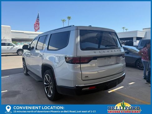Used 2024 Jeep Wagoneer Series II w/ Premium Group I AWD/4WD image 3