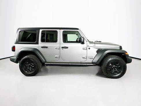 Used 2018 Jeep Wrangler Unlimited Sport image 10