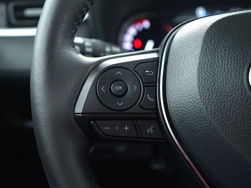 Used 2025 Toyota RAV4 XLE Premium image 25