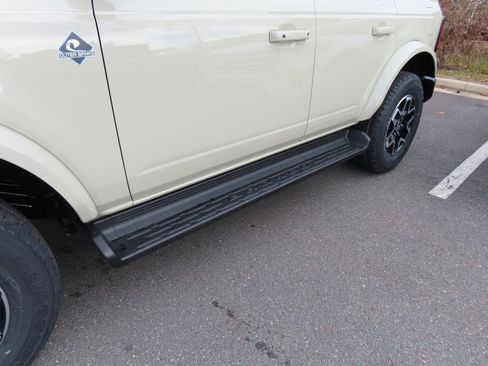 New 2025 Ford Bronco Outer Banks image 7