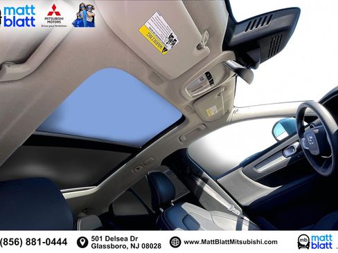 Used 2025 Volvo XC40 B5 Core image 24