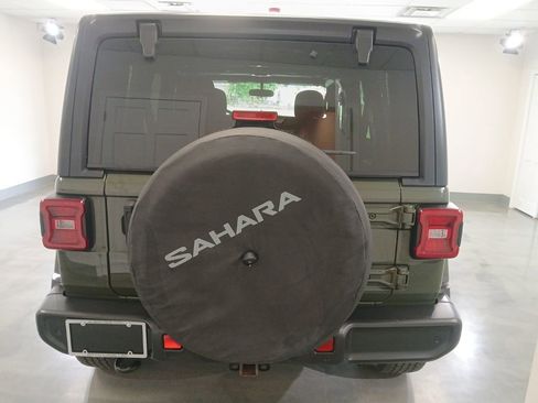 Used 2021 Jeep Wrangler Unlimited Sahara w/ Safety Group AWD/4WD image 12