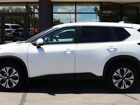 Used 2023 Nissan Rogue SV FWD image 8