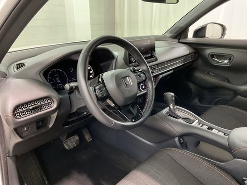 Used 2025 Honda HR-V Sport image 17