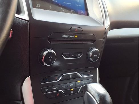 Used 2016 Ford Edge SEL w/ Equipment Group 201A AWD/4WD image 9