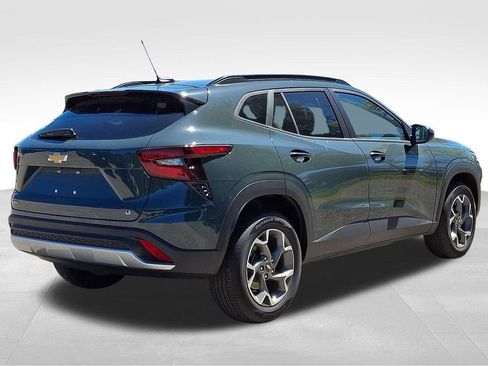 New 2025 Chevrolet Trax LT FWD image 4