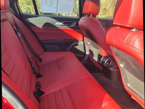 Used 2021 Alfa Romeo Giulia Ti Sport image 32