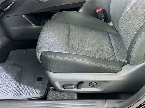 Used 2021 Nissan Rogue SV image 19