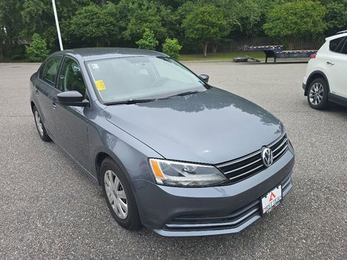 Used 2015 Volkswagen Jetta S FWD image 3