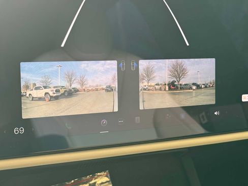 Used 2022 Tesla Model X image 28