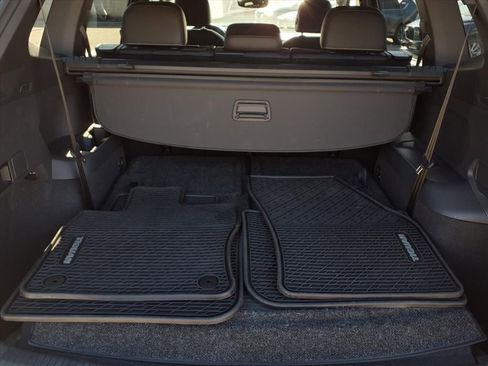 Used 2022 Volkswagen Tiguan SE R-Line image 6