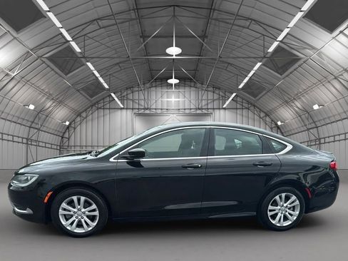 Used 2016 Chrysler 200 Limited w/ Comfort Group image 2