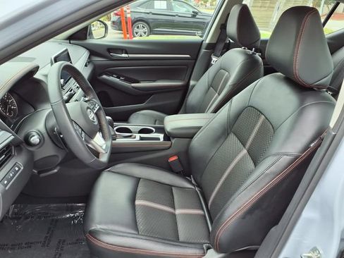 Used 2024 Nissan Altima 2.5 SR FWD image 15