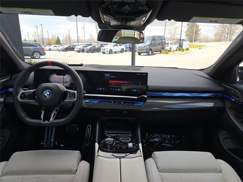 Used 2025 BMW i5 M60 w/ Premium Package AWD/4WD image 19