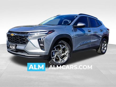 Used 2025 Chevrolet Trax LT w/ LT Convenience Package image 1