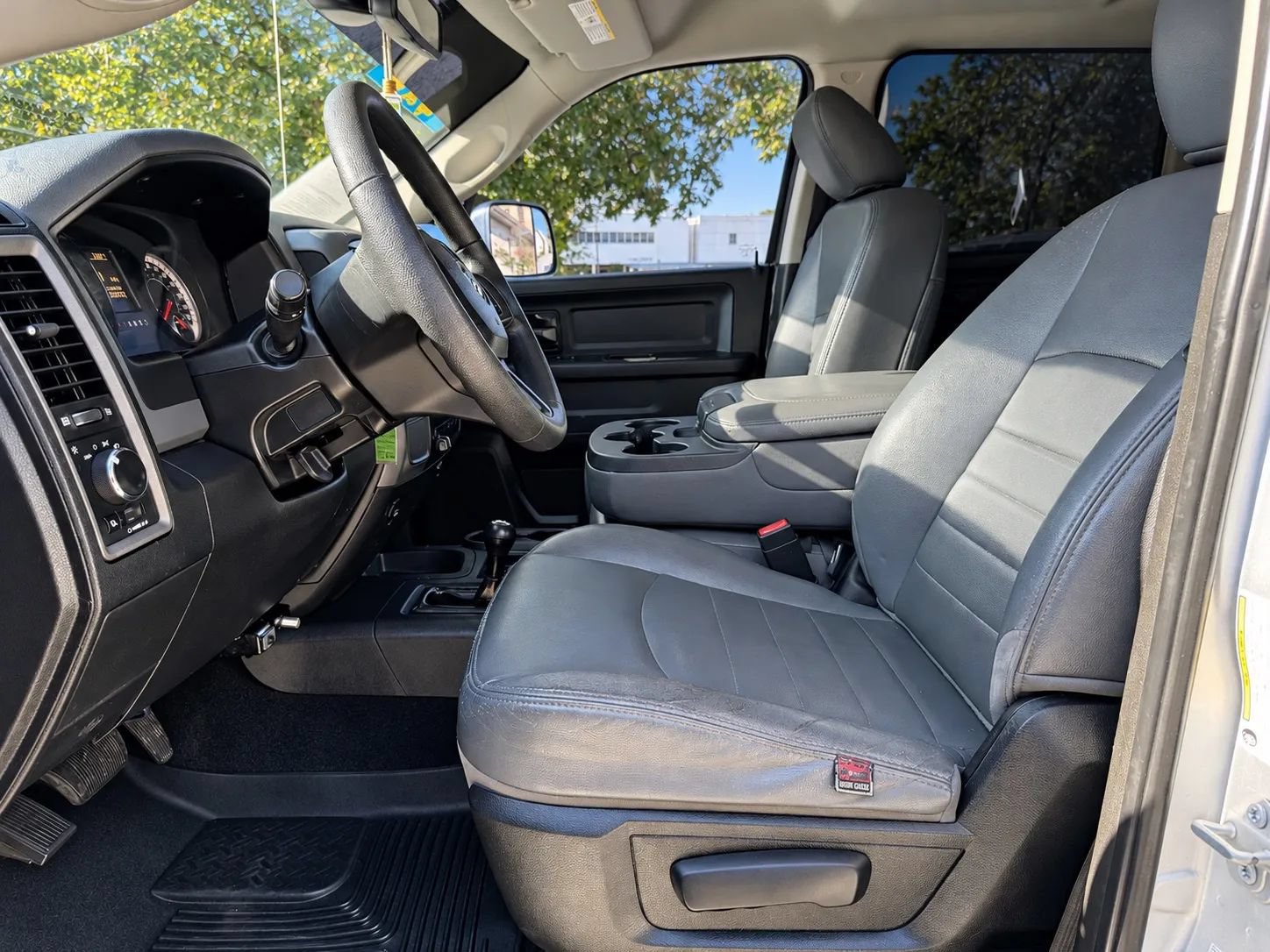 Used 2018 RAM 3500 Tradesman w/ Chrome Appearance Group AWD/4WD image 9