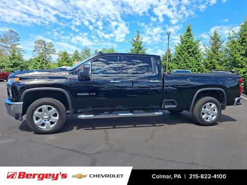 Used 2020 Chevrolet Silverado 2500 LTZ w/ LTZ Convenience Package AWD/4WD image 9