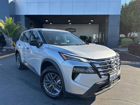 Certified 2025 Nissan Rogue S AWD/4WD image 1