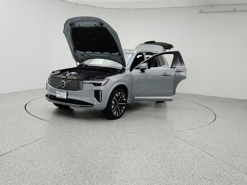 New 2026 Volvo XC90 B6 Plus w/ Protection Package Premier image 9