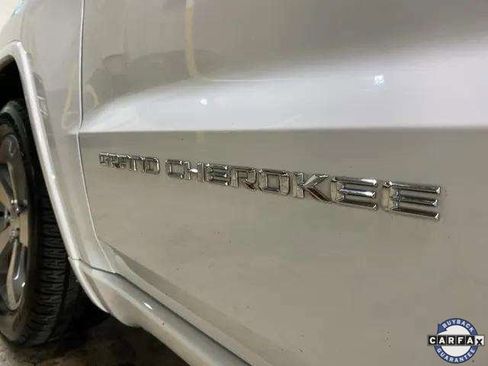Used 2015 Jeep Grand Cherokee Overland image 93