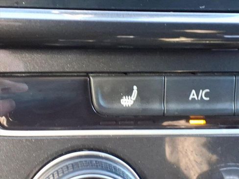 Used 2019 Volkswagen Golf Alltrack SE image 16