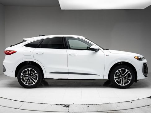 New 2025 Audi Q5 Premium image 26