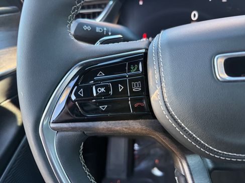 Used 2023 Jeep Grand Cherokee L Overland image 20