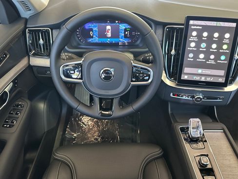 New 2026 Volvo XC90 T8 Ultra w/ Protection Package AWD/4WD image 11
