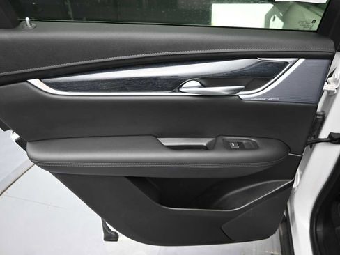 Used 2024 Cadillac XT5 Premium Luxury FWD image 7