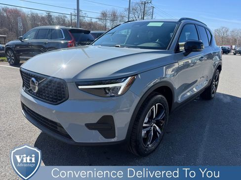 New 2026 Volvo XC40 B5 Core w/ Climate Package AWD/4WD image 4