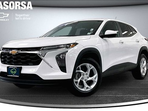 Certified 2024 Chevrolet Trax LS w/ LS Convenience Package FWD image 1