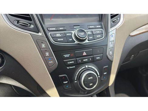 Used 2015 Hyundai Santa Fe GLS w/ Option Group 03 AWD/4WD image 19
