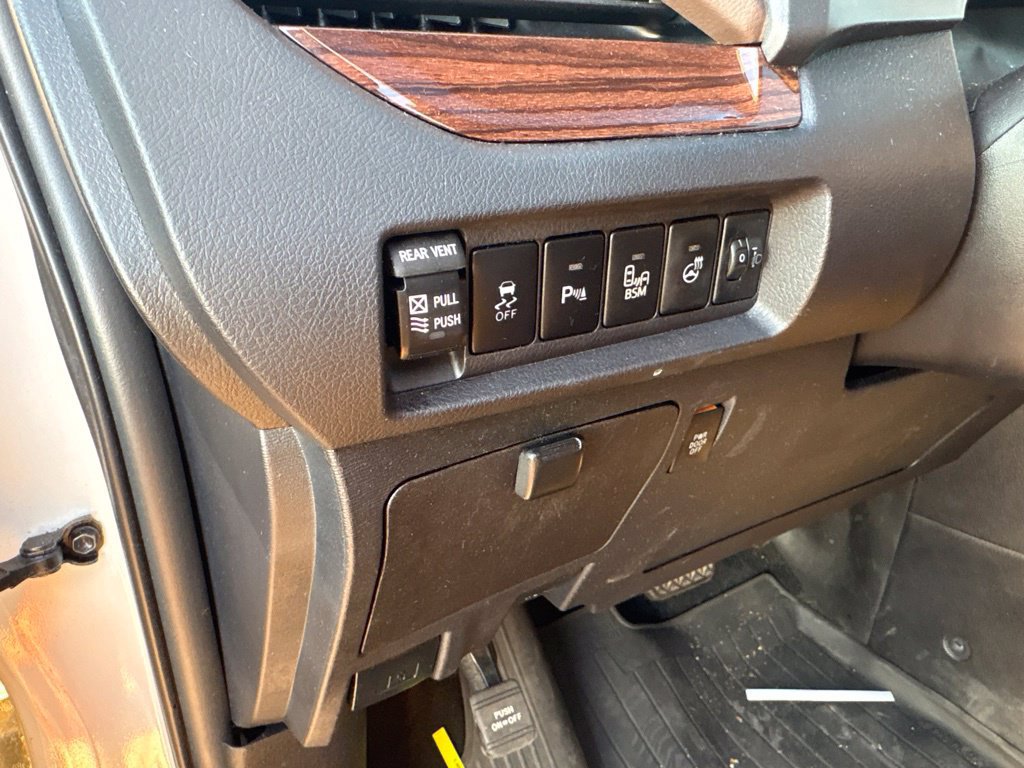 Used 2017 Toyota Sienna Limited Premium w/ Advanced Technology Package FWD image 19