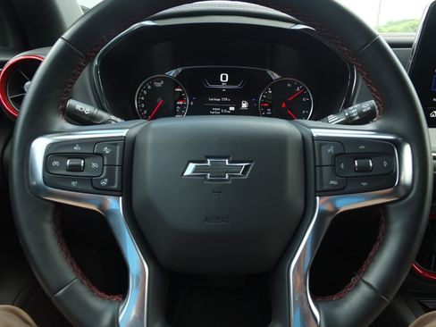 Used 2025 Chevrolet Blazer RS FWD image 19
