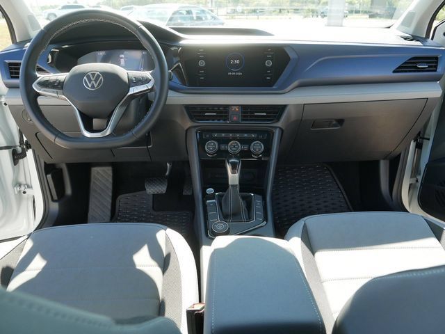 Certified 2024 Volkswagen Taos SE AWD/4WD image 22