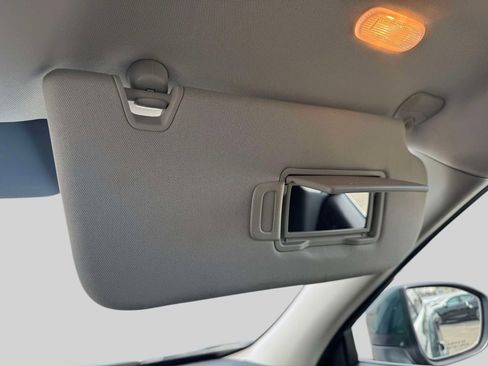 Used 2025 Nissan Pathfinder SL image 31