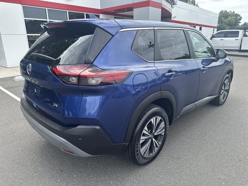 Used 2023 Nissan Rogue SV FWD image 8