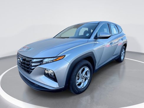 Used 2024 Hyundai Tucson SE image 1