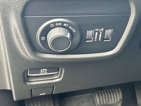 Used 2023 Jeep Grand Cherokee L Laredo AWD/4WD image 25