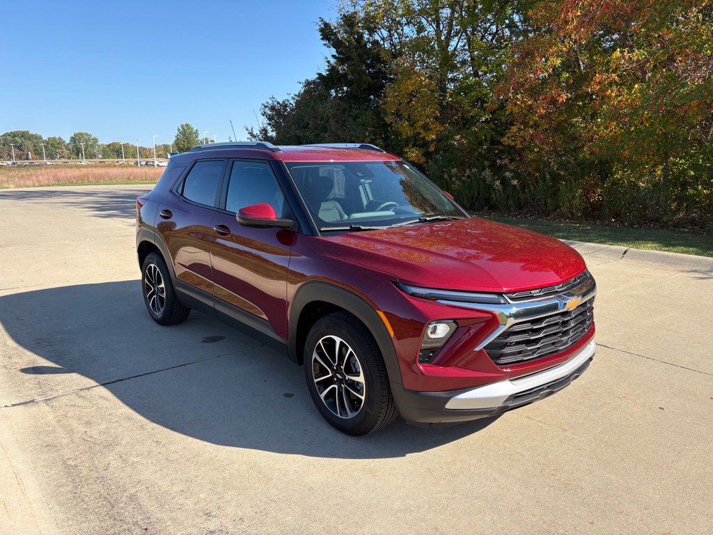 Used 2024 Chevrolet TrailBlazer LT w/ LT Cold Weather Package FWD image 11