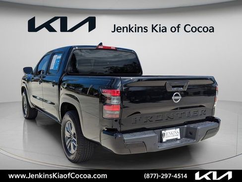 Used 2025 Nissan Frontier SV RWD image 6