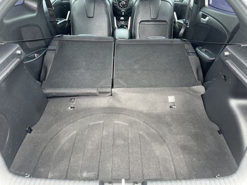 Used 2016 Hyundai Veloster Turbo FWD image 19