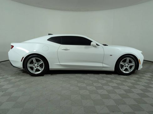 Used 2018 Chevrolet Camaro LT RWD image 2