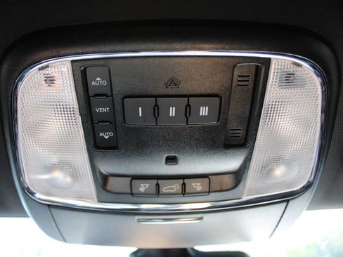 Used 2020 Jeep Grand Cherokee Limited X image 40